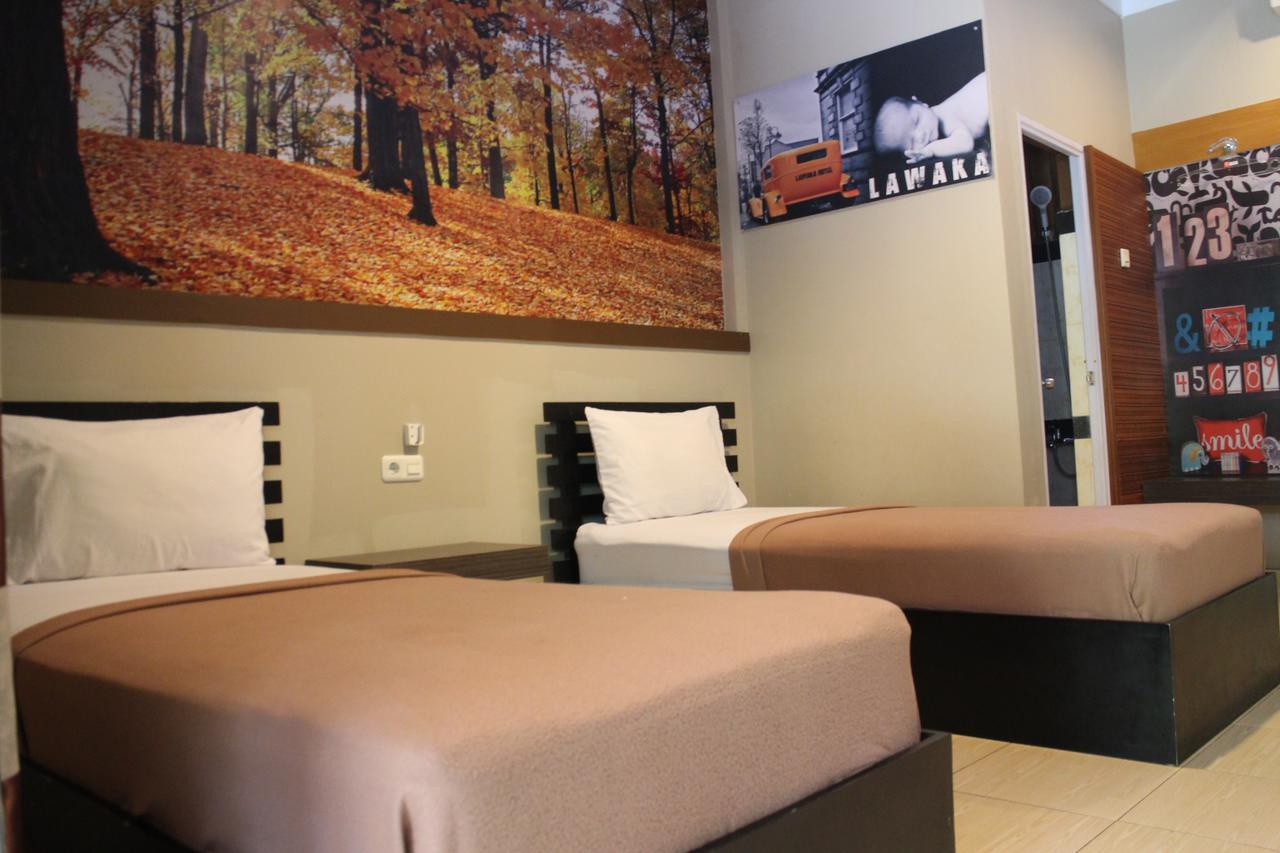 Lawaka Hotel Ampana Extérieur photo